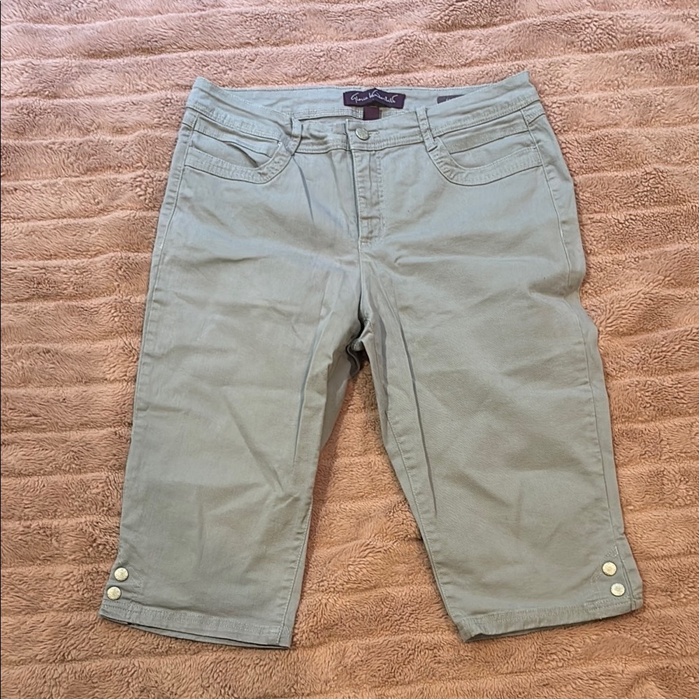 Gloria Vanderbilt Casual green/grey Cropped “skimmer” Pants